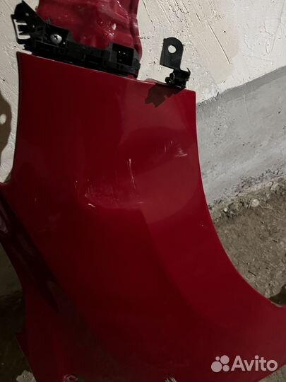 Продаю крыло правое после небольшого дтп