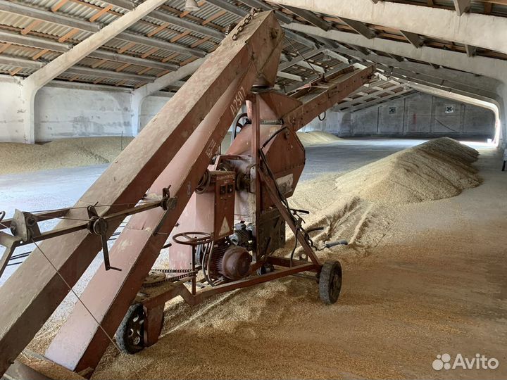 Зернопогрузчик Зерноочистка Зернопогрузчик самопередвижной (ЗПС-100А-02), 2002
