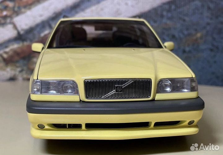 Volvo 850 T-5R 1:18 Autoart