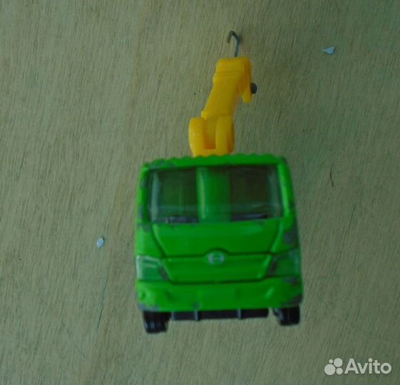 Машинка Tomica No. 37 Hino Dutro Truck Crane