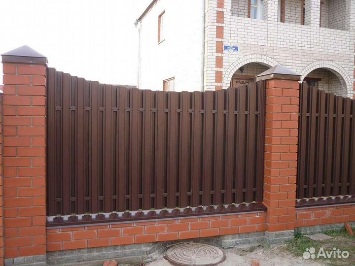 Забор из штакетника
