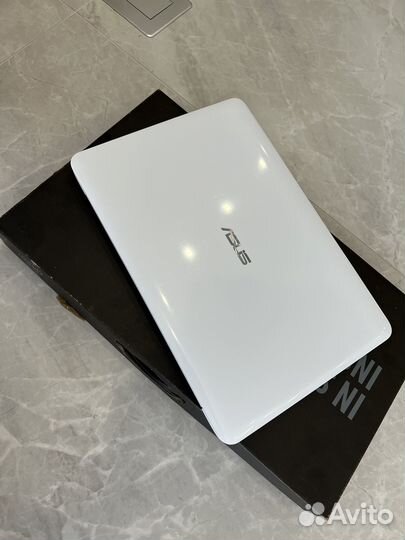 Ноутбук Asus i5-7200u 940mx 8Gb RAM DDR4