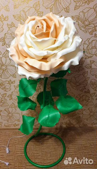 Цветы из изолона светильник