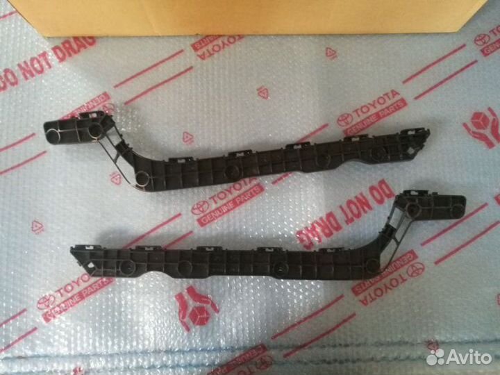 Кронштейн бампера задний Toyota Land Cruiser 200