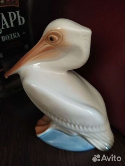 Статуэтка птицы пеликан классная