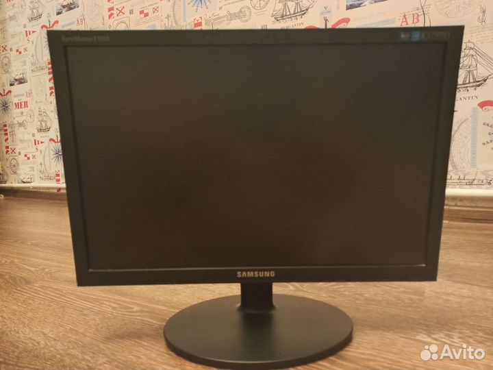 Монитор Samsung