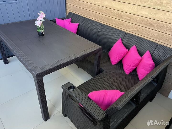 Садовая мебель, угловой диван и обеденный стол