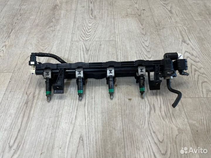 Топливная рампа в сборе Ford Fusion CBK fxja 2008