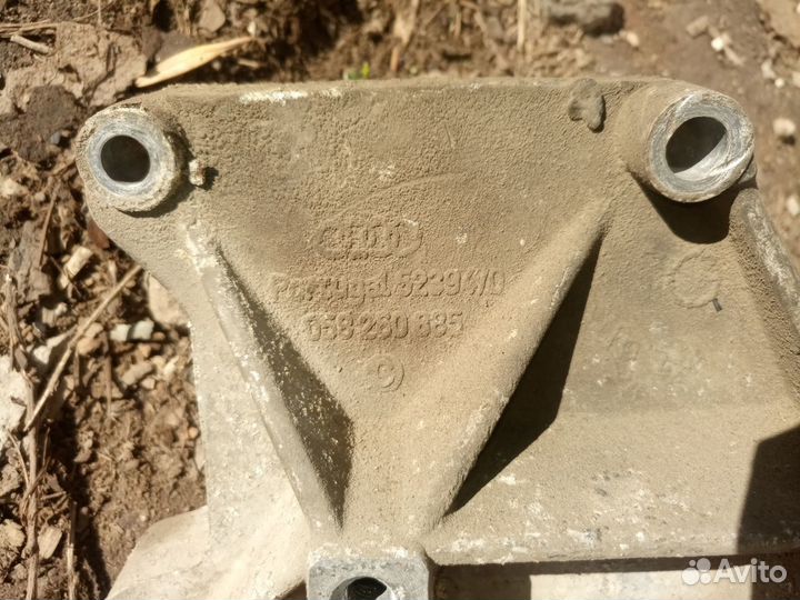 Кронштейн кондиционера Audi A4 B5