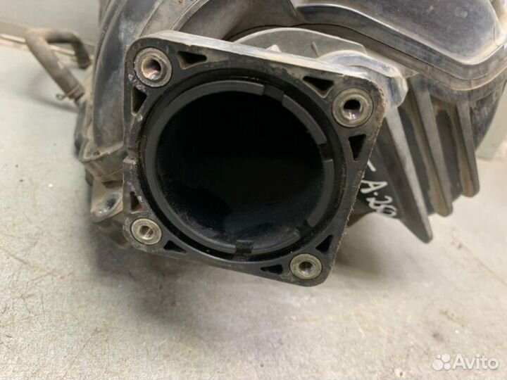 Впускной коллектор Toyota Avensis T250 универсал