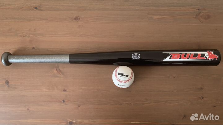 Бейсбольная бита и мяч Wilson