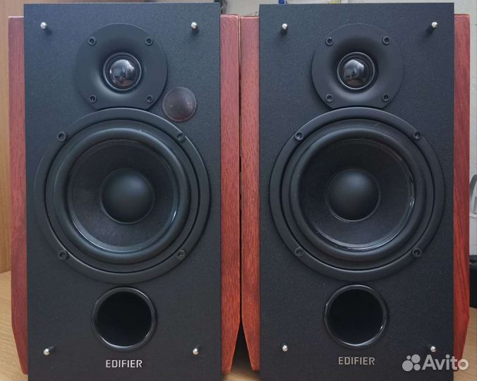 Колонки 2.0 Edifier R1700BTs