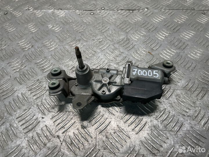 Моторчик заднего дворника Toyota Sienna 3