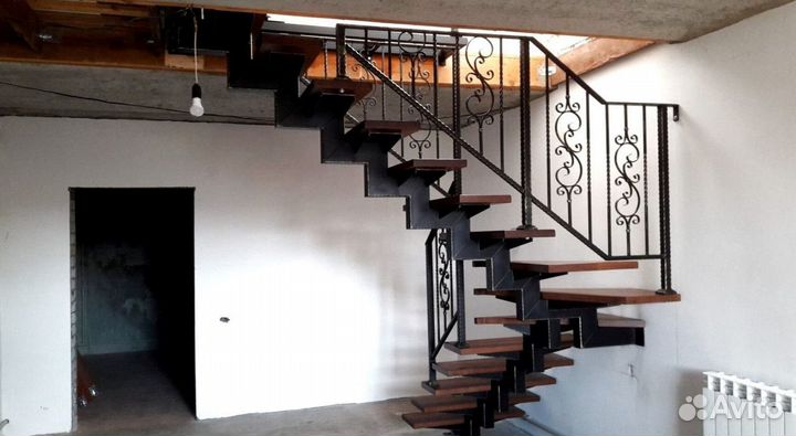 Лестницы с поворотом под ключ