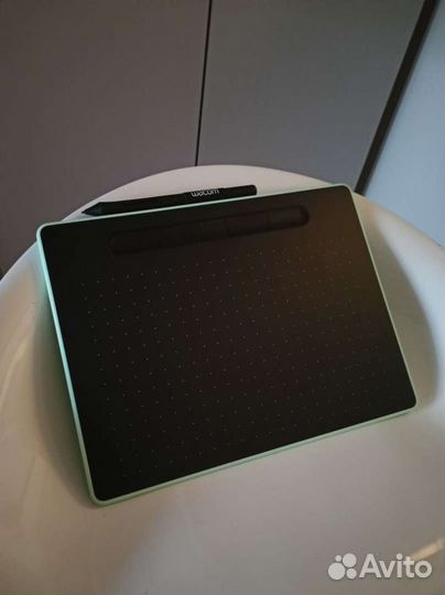 Графический планшет Wacom Intuos M