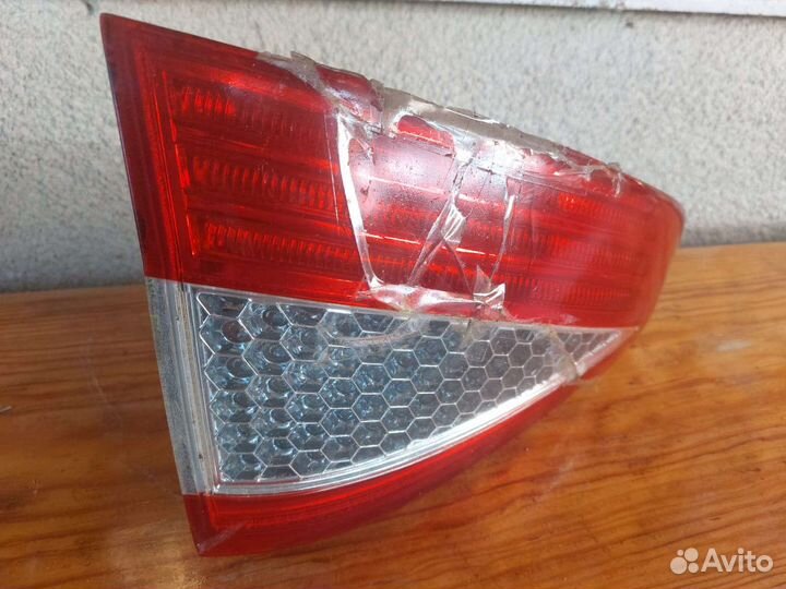 Фонарь Ford Mondeo 4