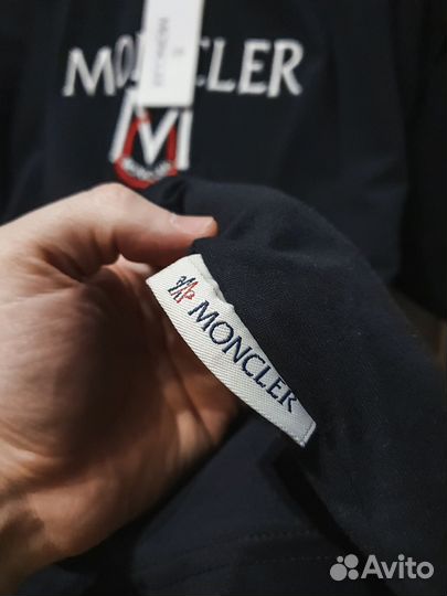 Moncler: ваша новая стильная футболка