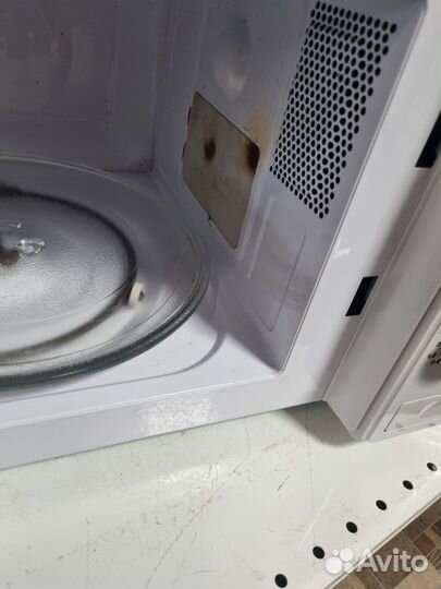 Микроволновая печь Midea MM720S220W (М23404)