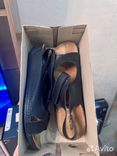 Шлепки новые нат. кожа 2 пары