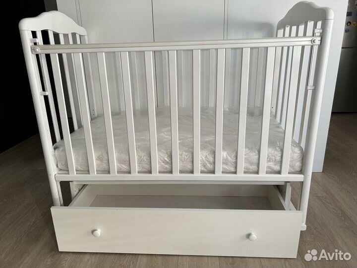 Детская кроватка