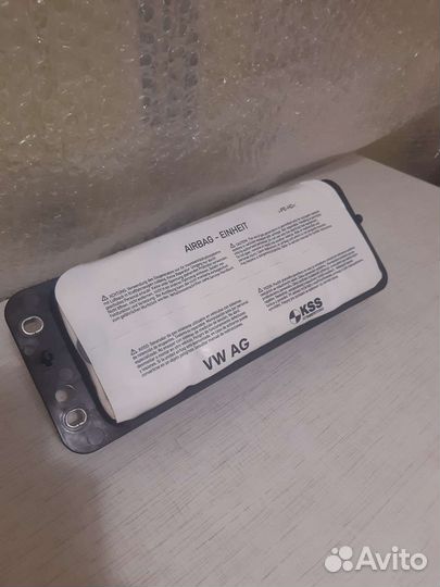 Подушка б/з в торпеду.Оригинал.Skoda,Volkswagen