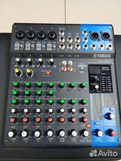 Микшерный пульт Yamaha MG10XU