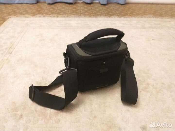 Зеркальный фотоаппарат canon 200d kit +штатив Dexp