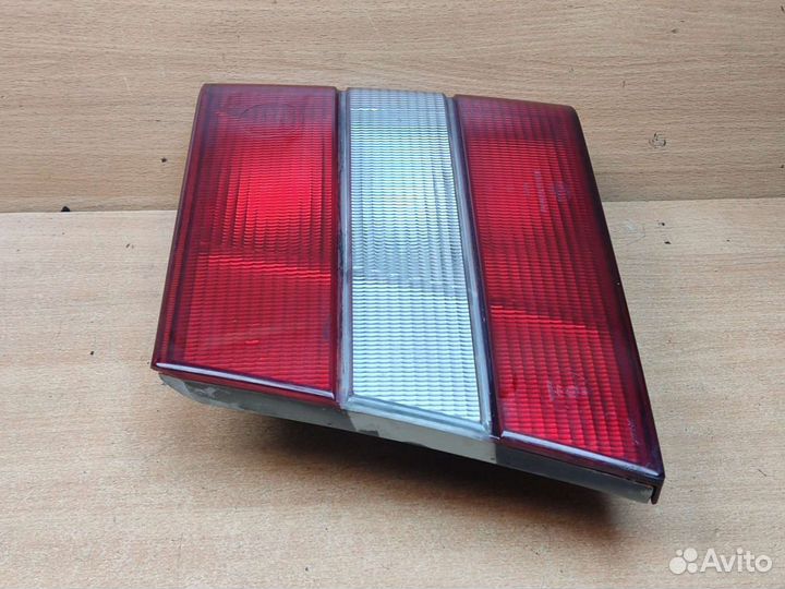 Фонарь задний правый внутренний, Volvo 960