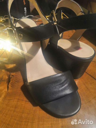 Босоножки женские