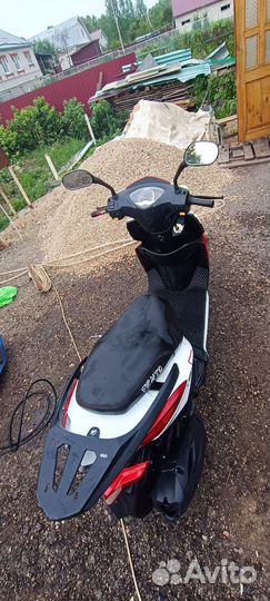 Подам скутер Vento City