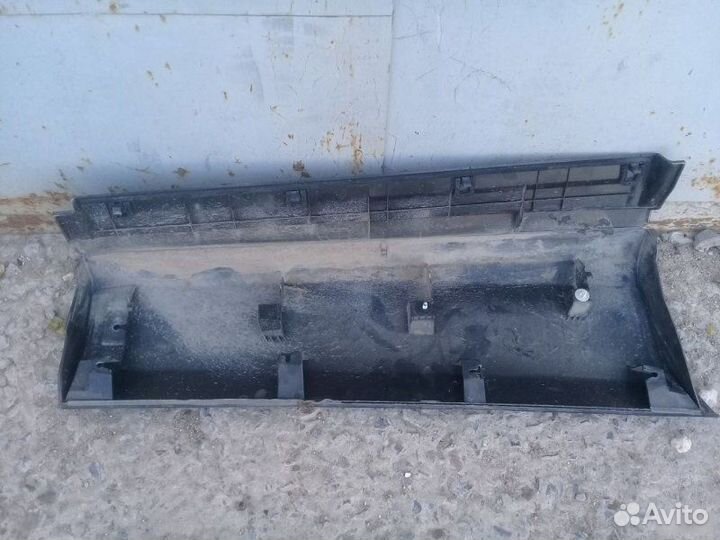 Молдинг двери задний левый Toyota Rav4