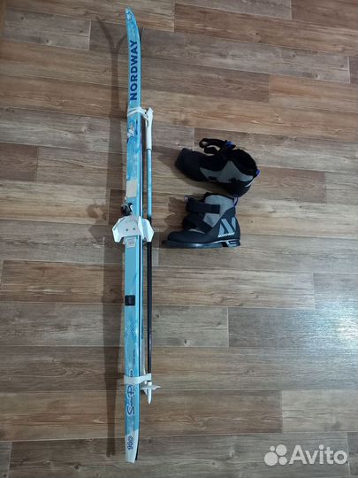 Лыжи беговые детские 140см.