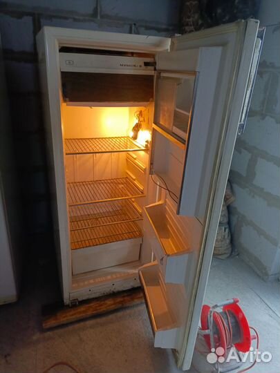 Холодильник советский