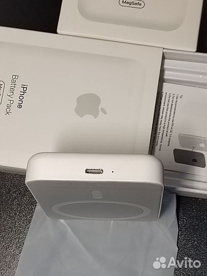 Повербанк Apple MagSafe BatteryPack