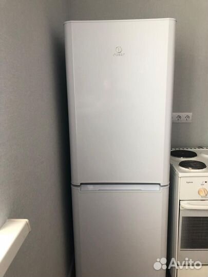 Холодильник indesit