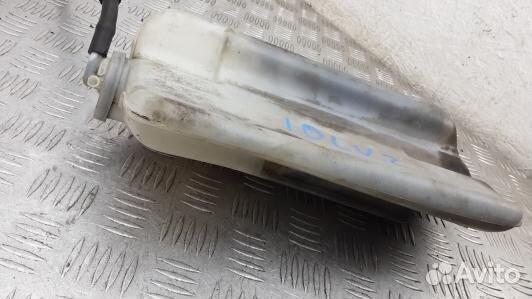 Бачок расширительный isuzu trooper 2 2 (10V02NP01)