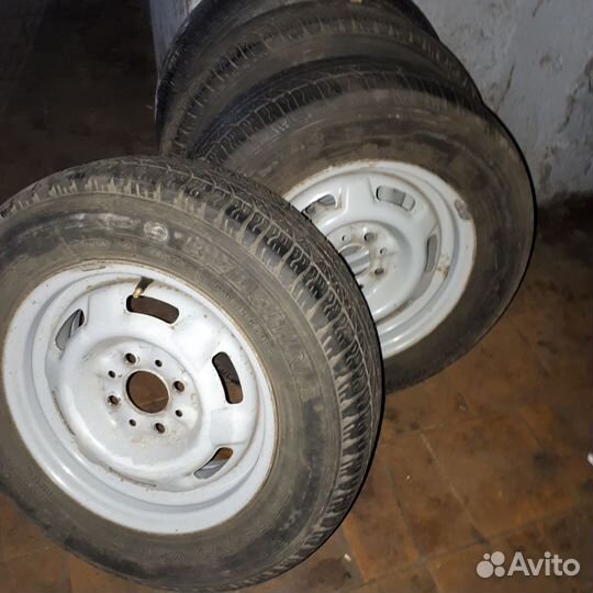 R13 Bridgestone 613V 175/70, PCD 4x170 DIA 16