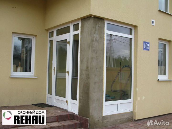 Rehau.Пластиковые окна, остекление входной группы