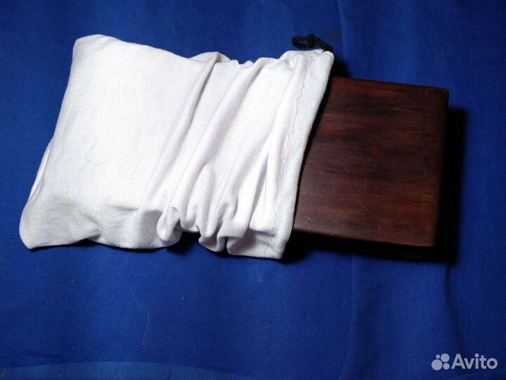 Старинная деревянная шкатулка