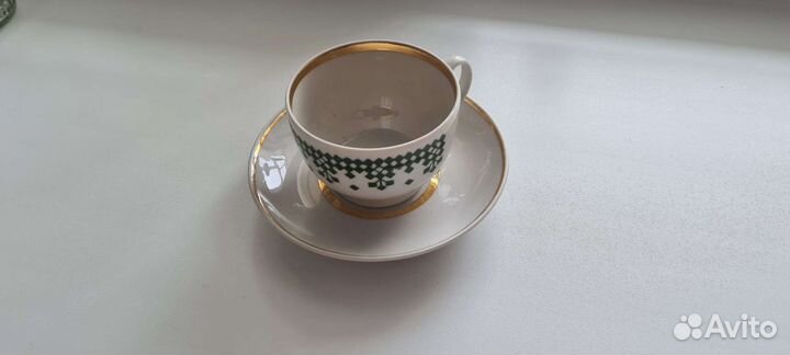 Набор чашек с блюдцами