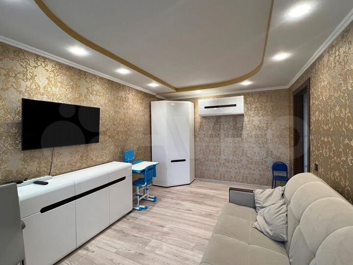 2-к. квартира, 52 м², 6/10 эт.