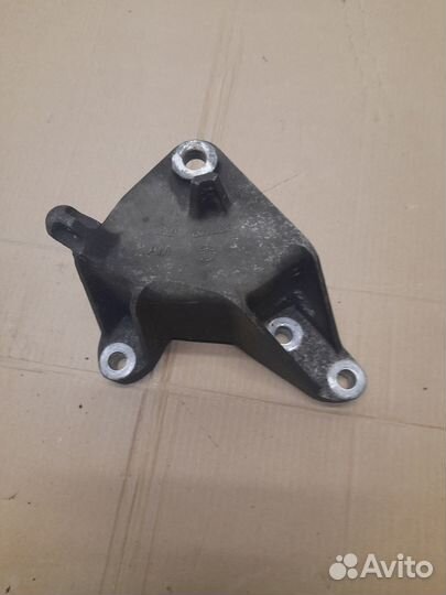 Кронштейн двигателя задний Opel Insignia 2008-2017