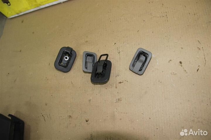 Крючки багажника Toyota noah azr60 2001-2007