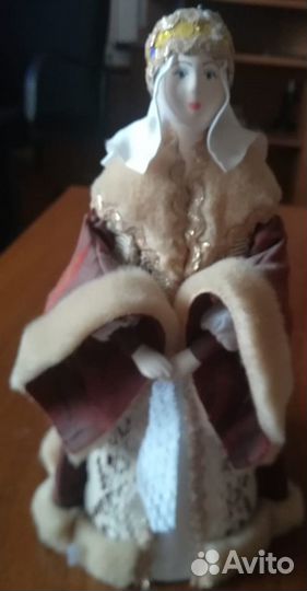 Коллекция фарфоровых кукол