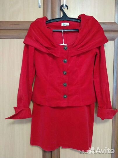 Костюм женский