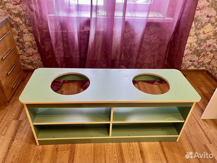 Детский столик Монтессори с тазиками