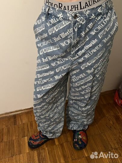 Джинсы HUF и топ saint players