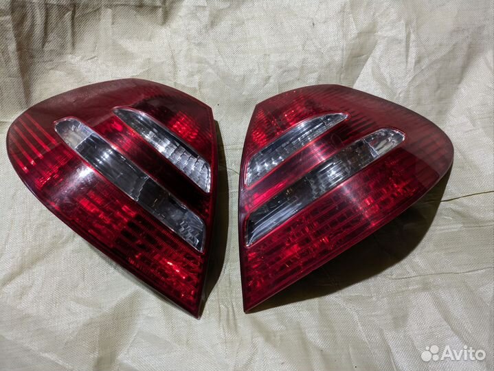 Фонарь Mercedes w211 E-Class