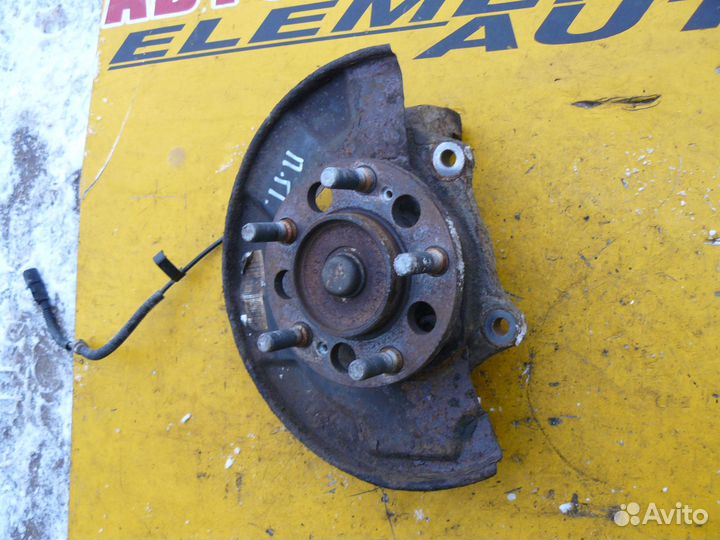 Кулaк пepедний правый Ssang Yong Кyrоn 2014г