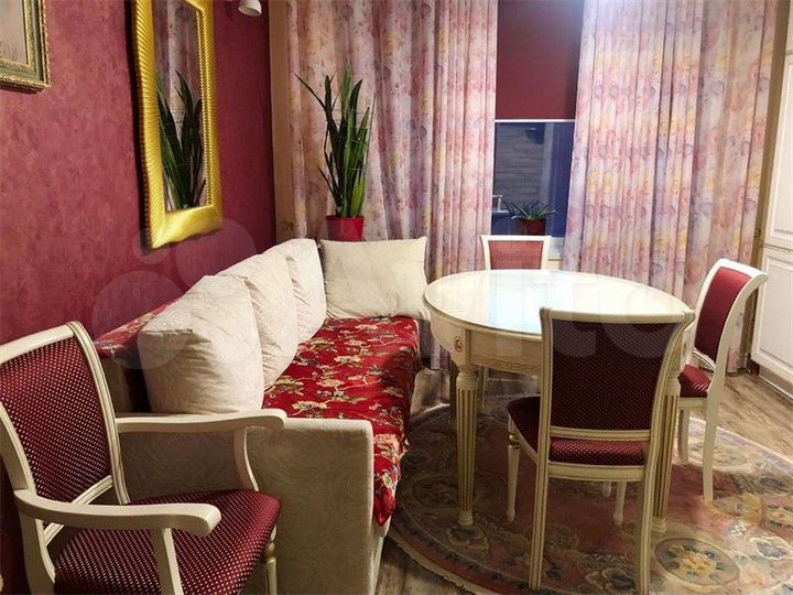 2-к. квартира, 43 м², 3/3 эт.